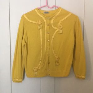 Vintage yellow Sweater